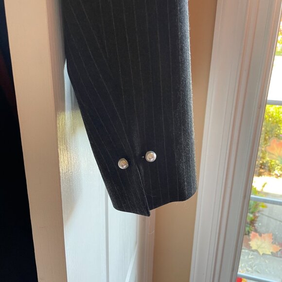 WHBM Gray blazer Size 4 - Picture 5 of 7
